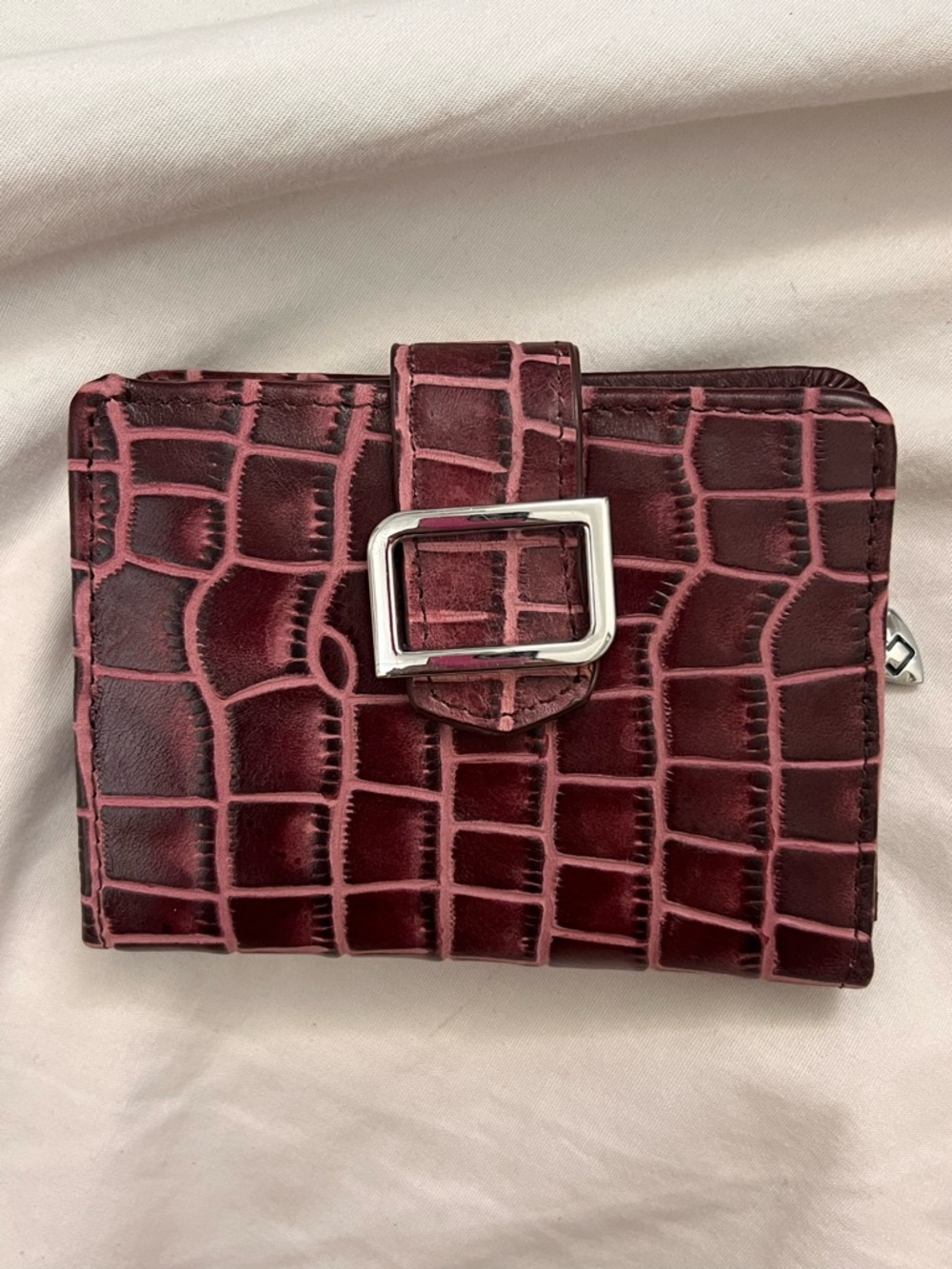 Like new Identity Stronghold RFID Wallet